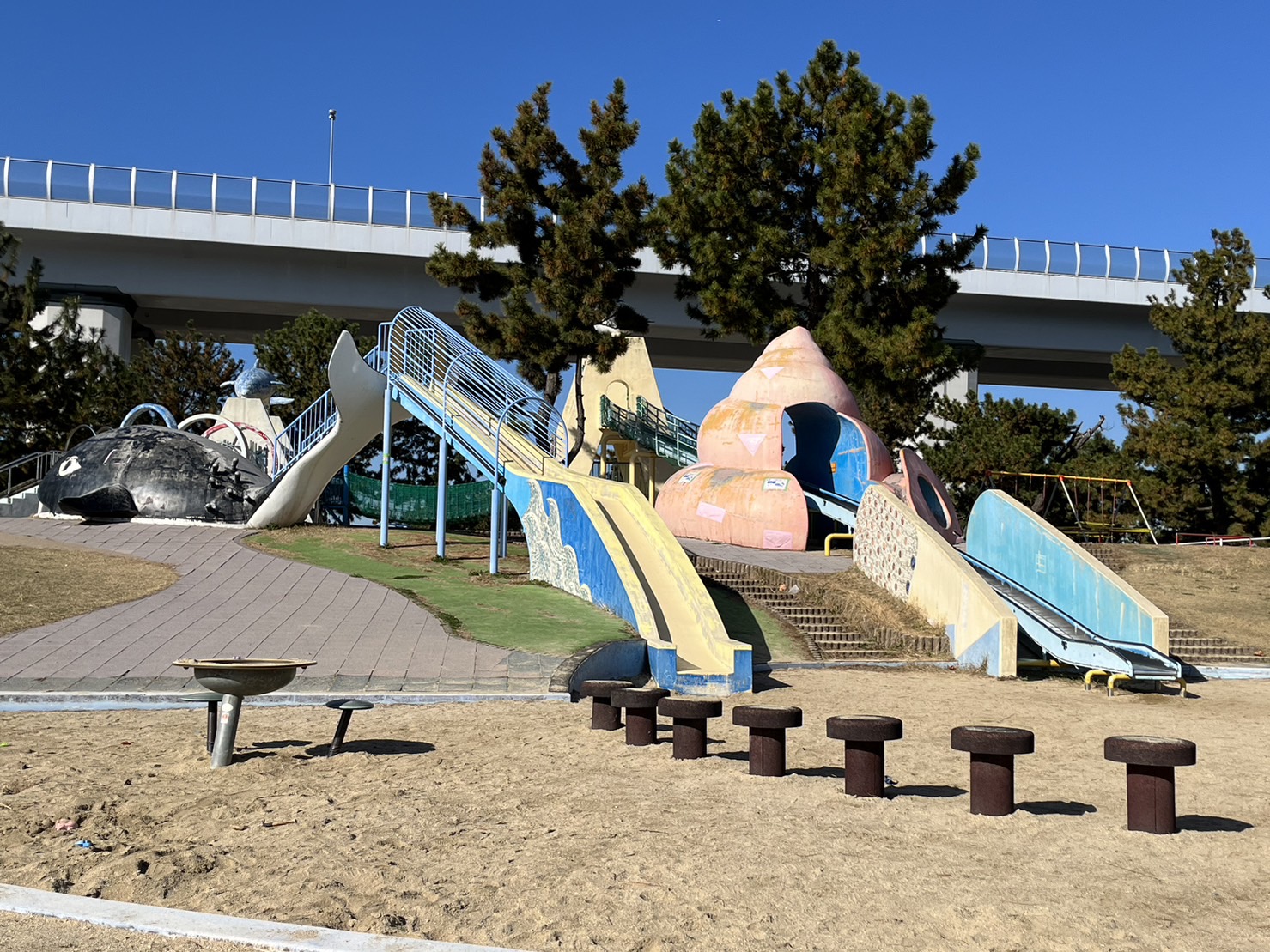 二色の浜公園の大型遊具